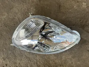Toyota Vitz / Yaris 2005 Headlight