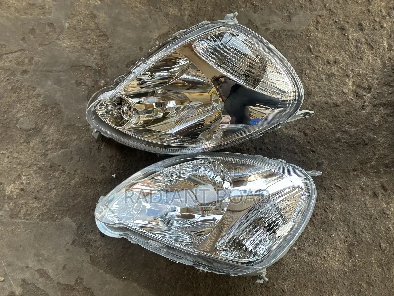 Toyota Vitz / Yaris 2005 Headlight