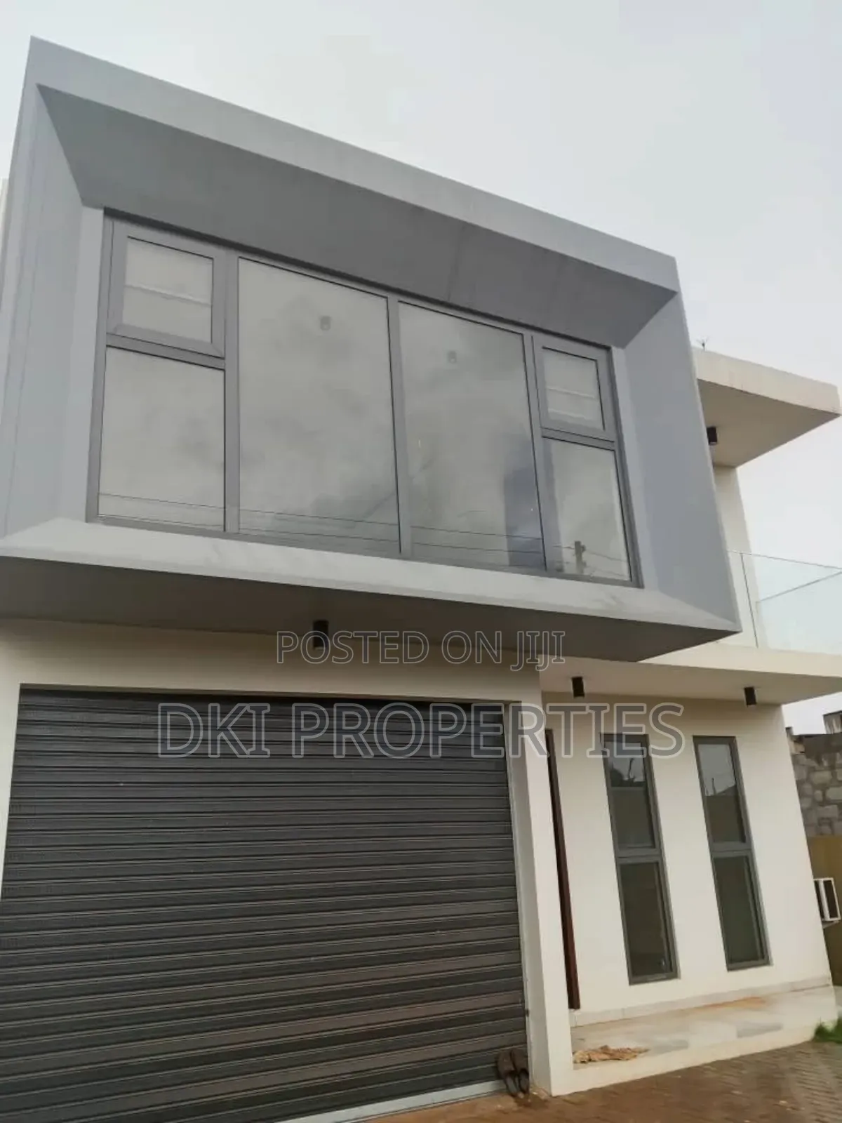 5bdrm House in Dki Properties, Adenta for sale