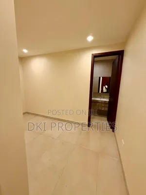 5bdrm House in Dki Properties, Adenta for sale