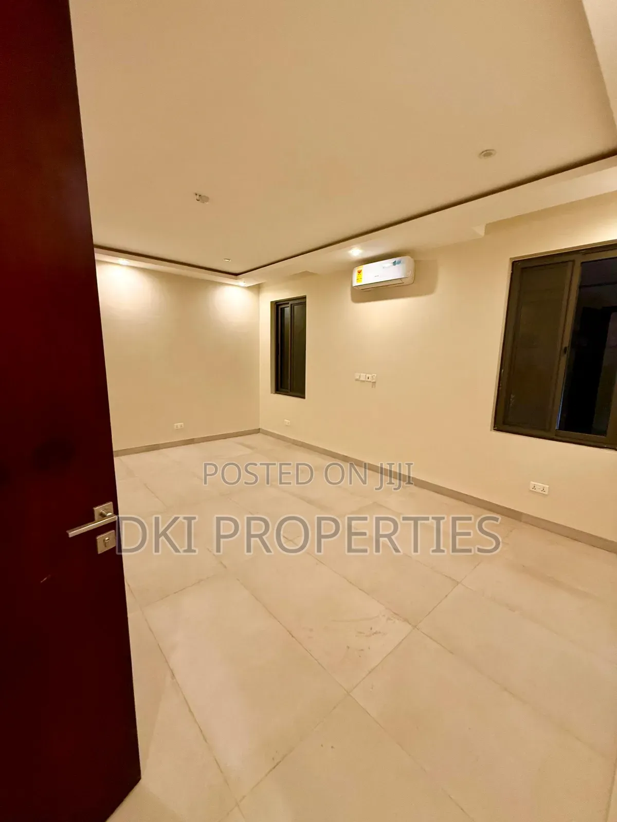 5bdrm House in Dki Properties, Adenta for sale