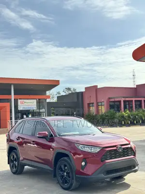 Toyota RAV4 XLE 2022 Red