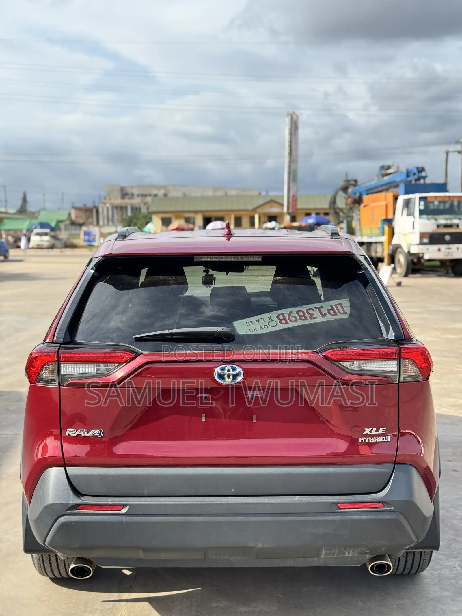 Toyota RAV4 XLE 2022 Red