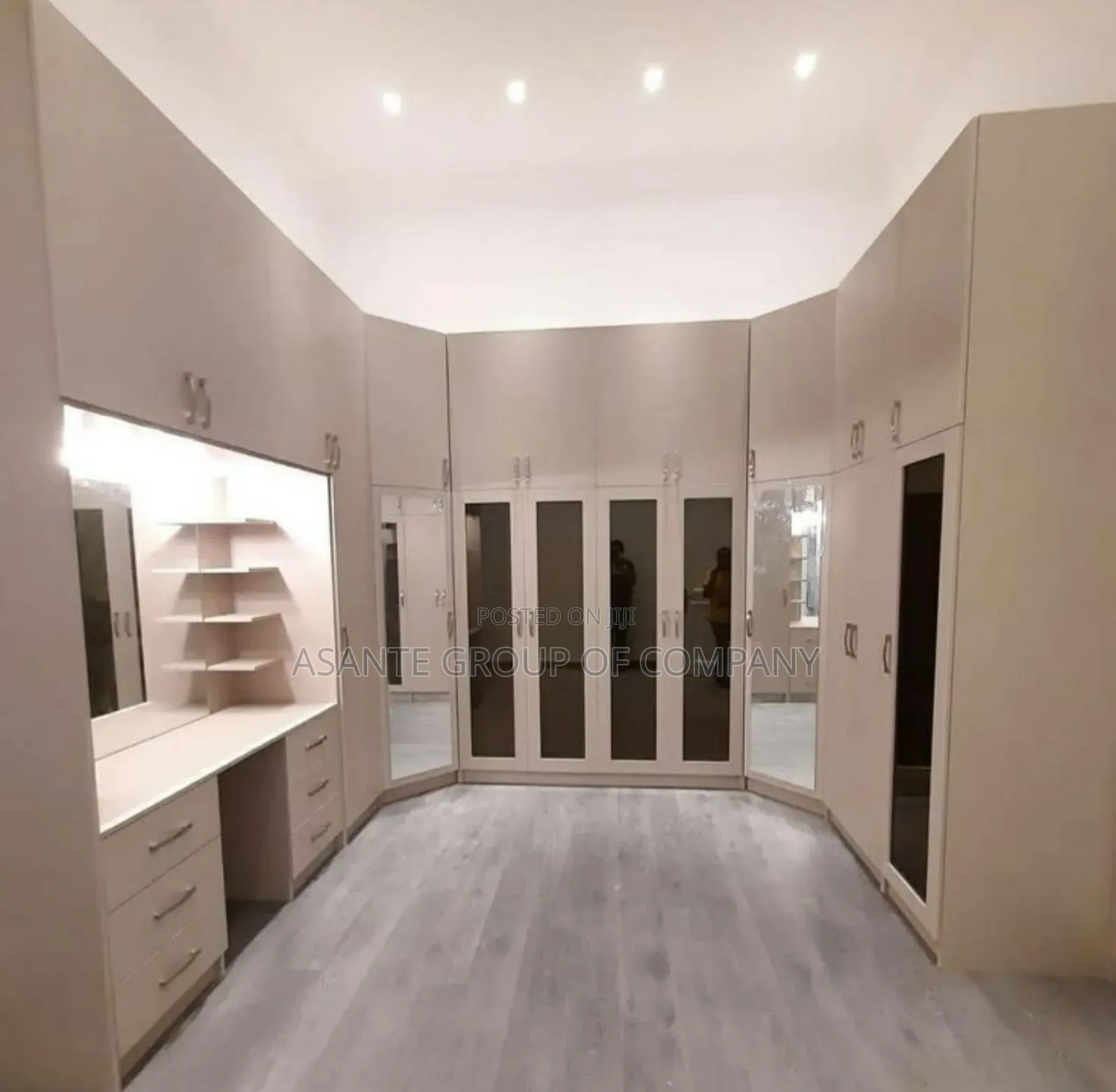Modern Walk in Wardrobe