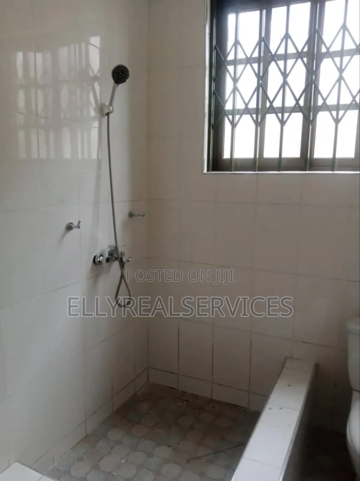 3bdrm Apartment in Ellyrealservices, Adenta for rent
