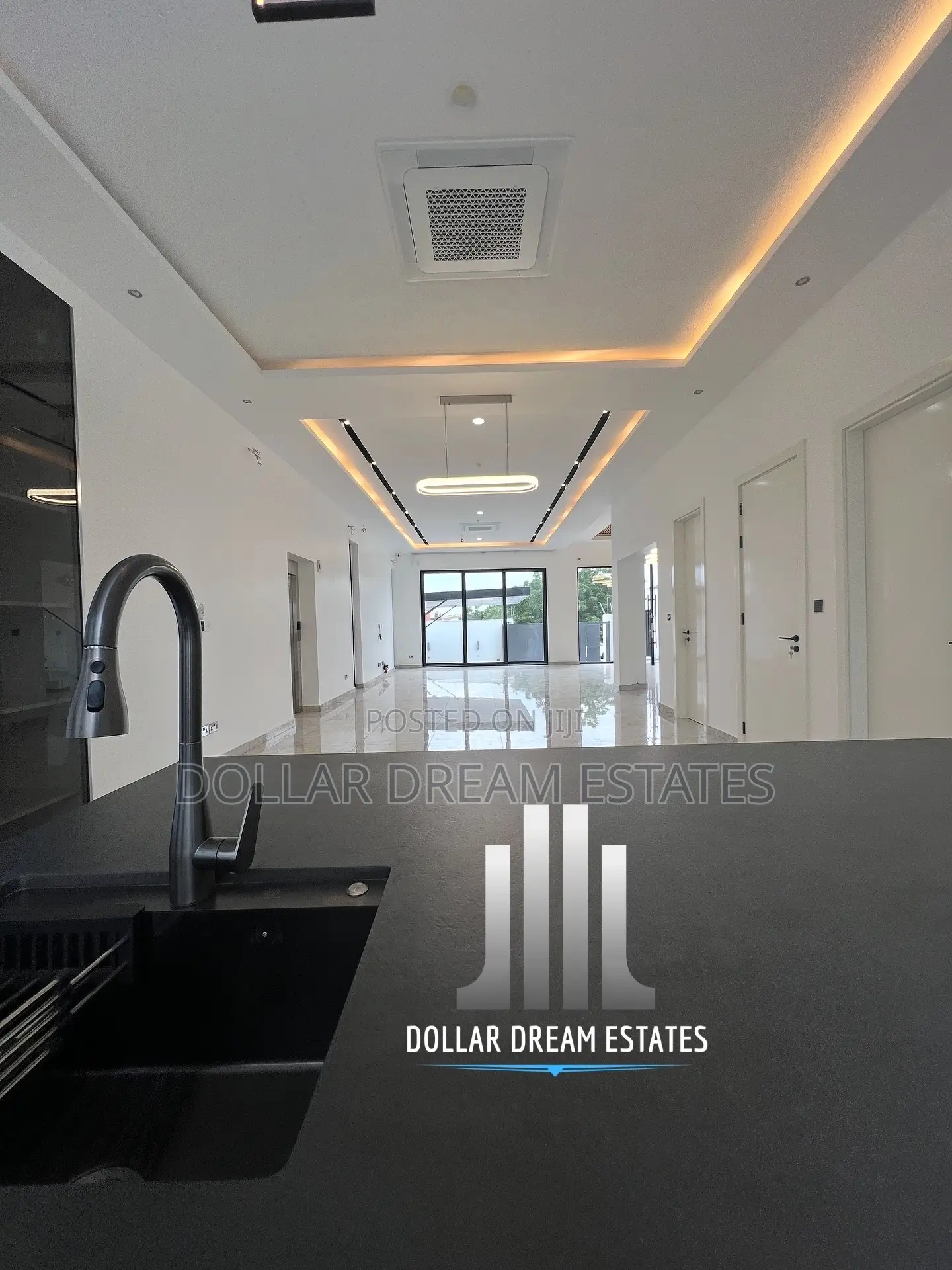 5bdrm House in East Legon for sale
