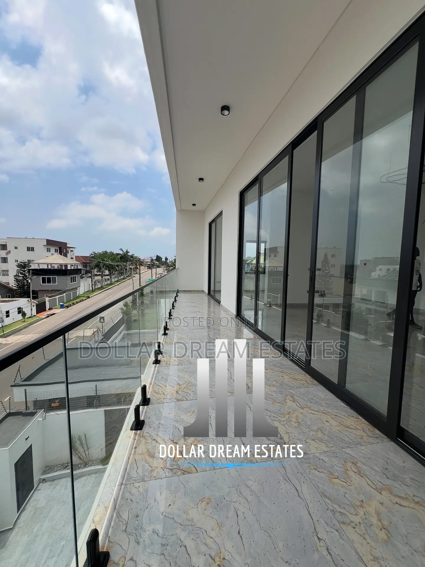 5bdrm House in East Legon for sale