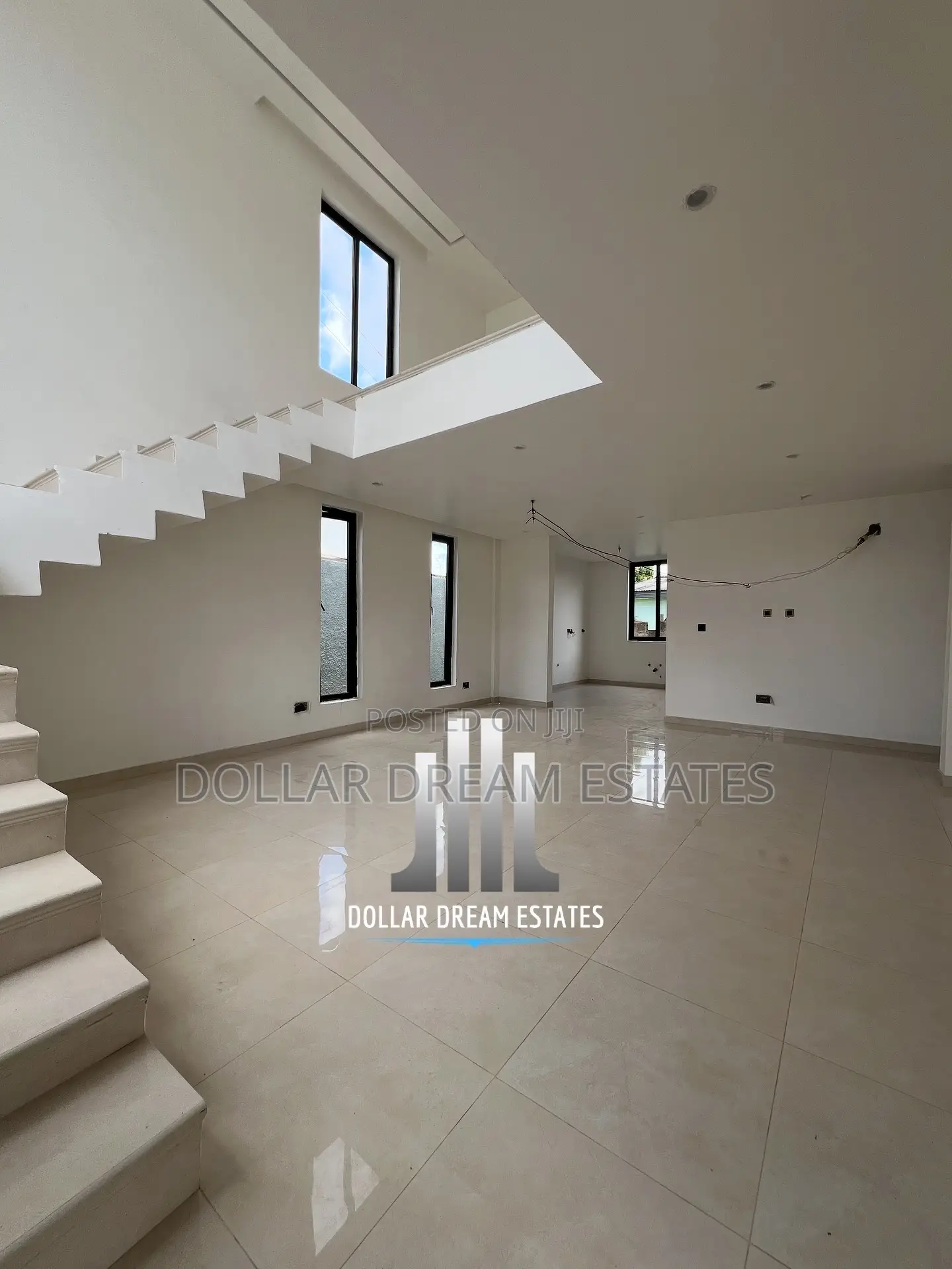 4bdrm Townhouse / Terrace in North Legon for rent