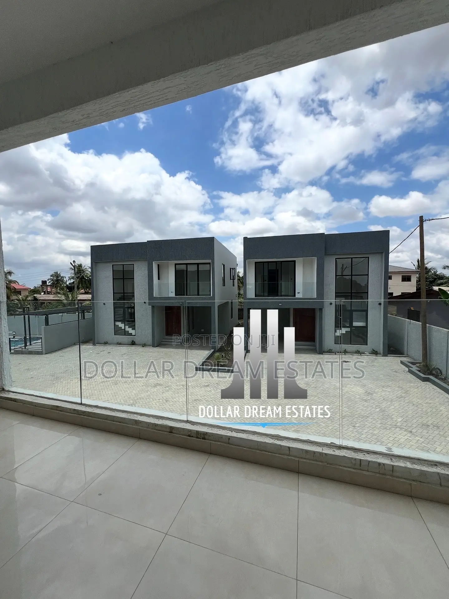 4bdrm Townhouse / Terrace in North Legon for rent