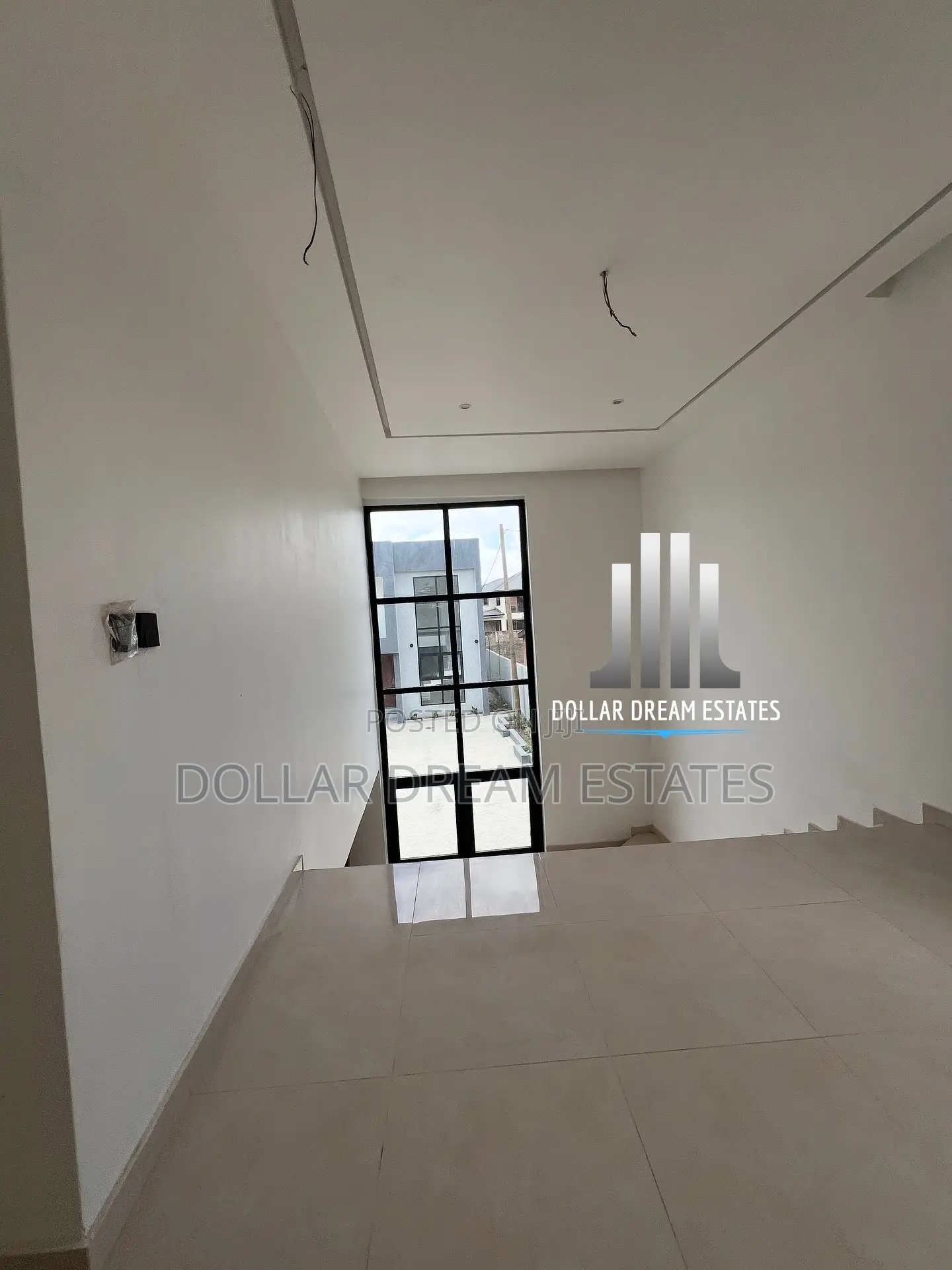 4bdrm Townhouse / Terrace in North Legon for rent