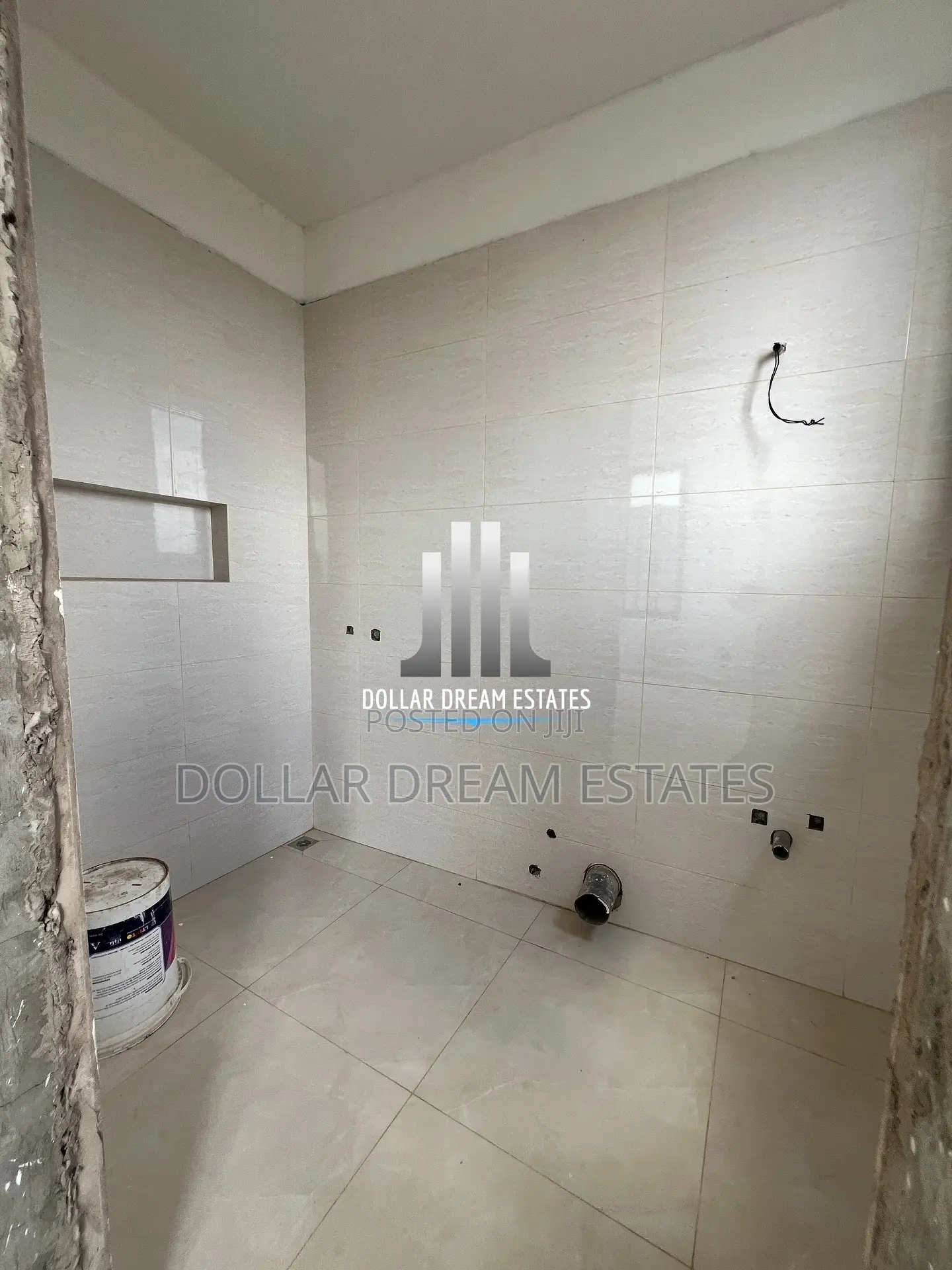 4bdrm Townhouse / Terrace in North Legon for rent