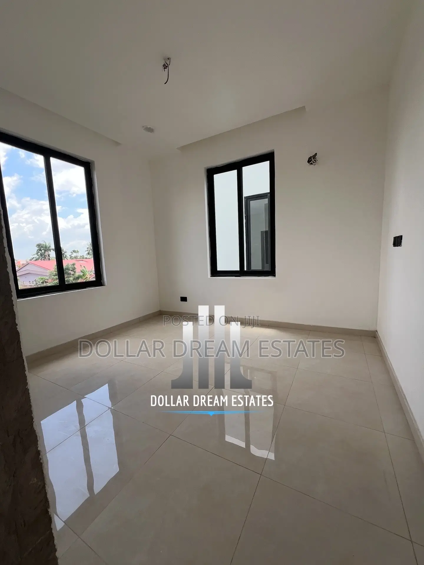 4bdrm Townhouse / Terrace in North Legon for rent