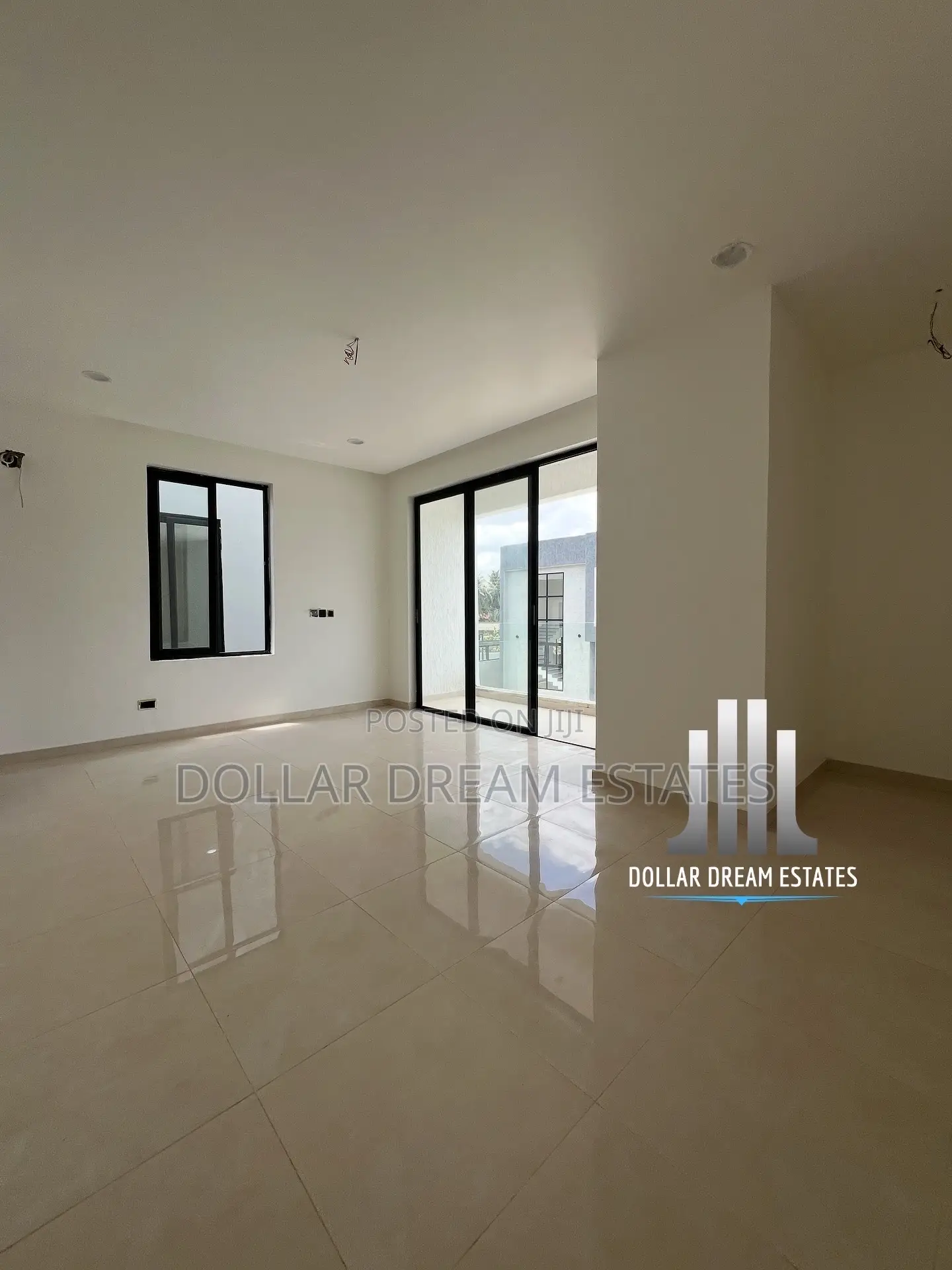 4bdrm Townhouse / Terrace in North Legon for rent