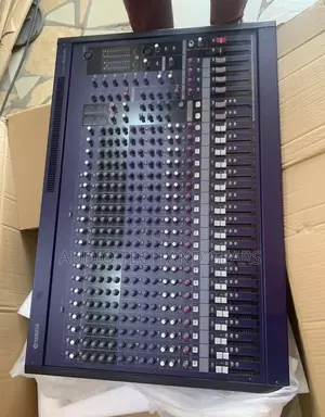 Yamaha Mg24xu 24 Channel Mixer