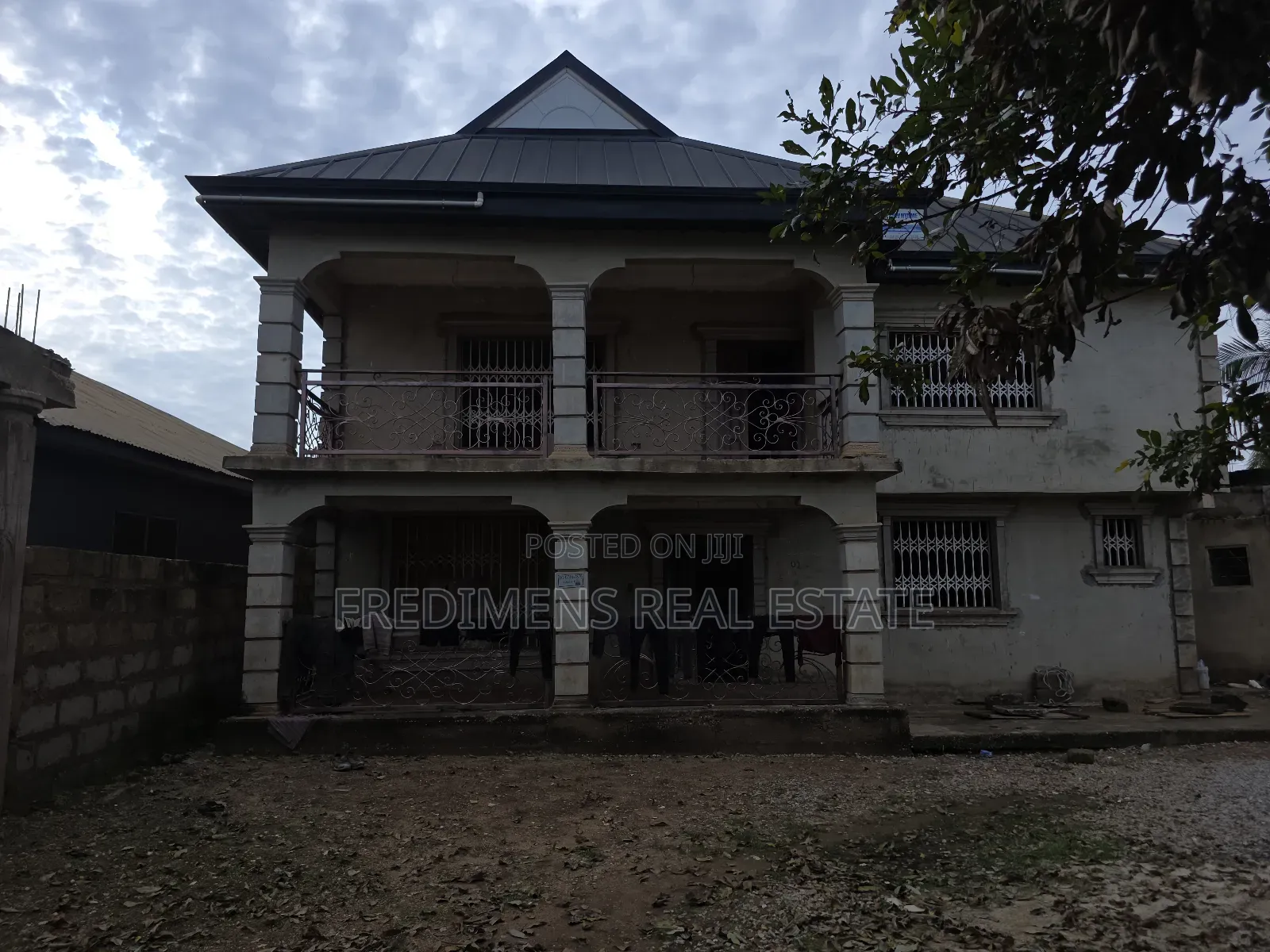 4bdrm House in Fredimens Real, Atwima Kwanwoma for sale
