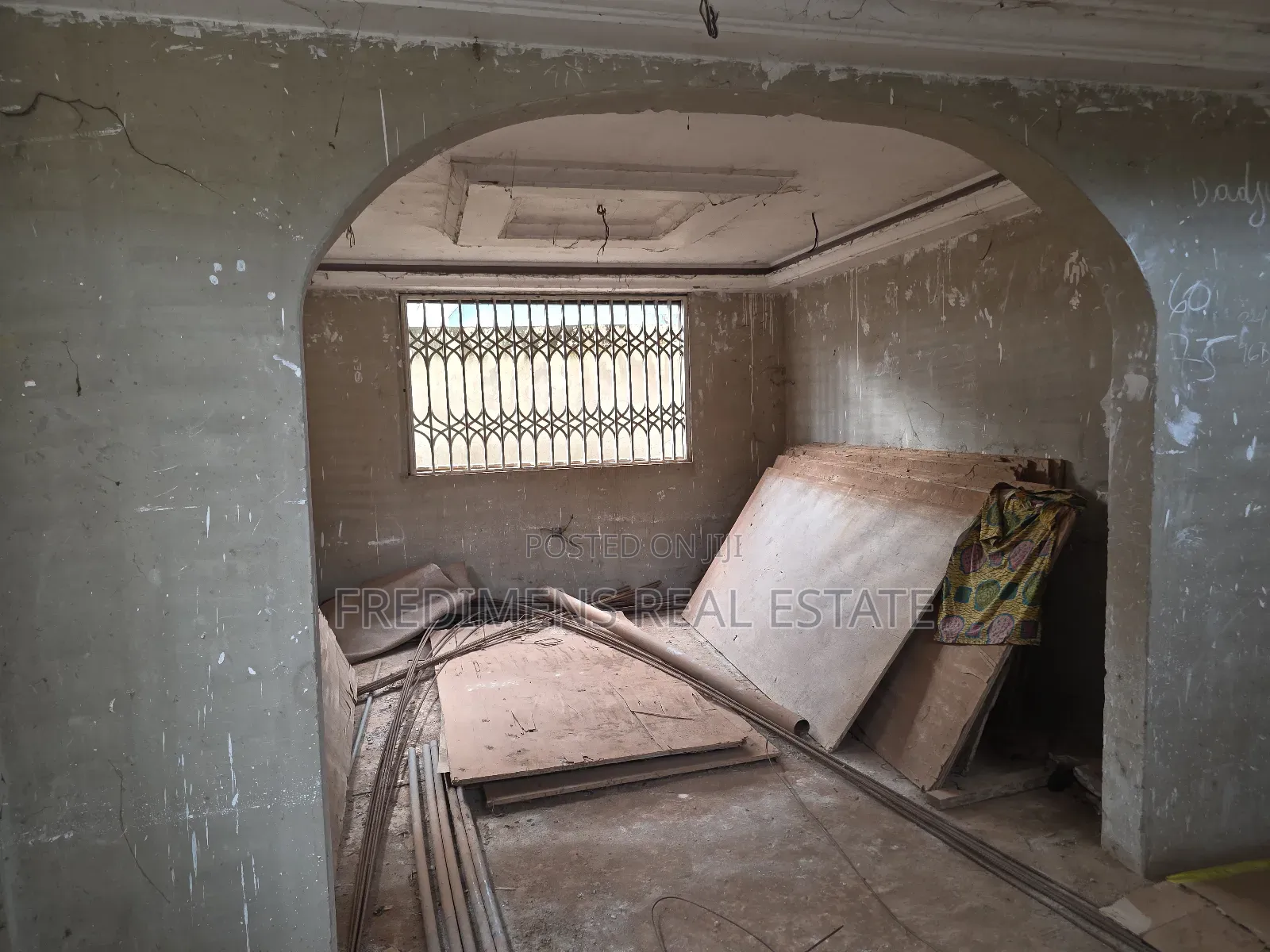 4bdrm House in Fredimens Real, Atwima Kwanwoma for sale