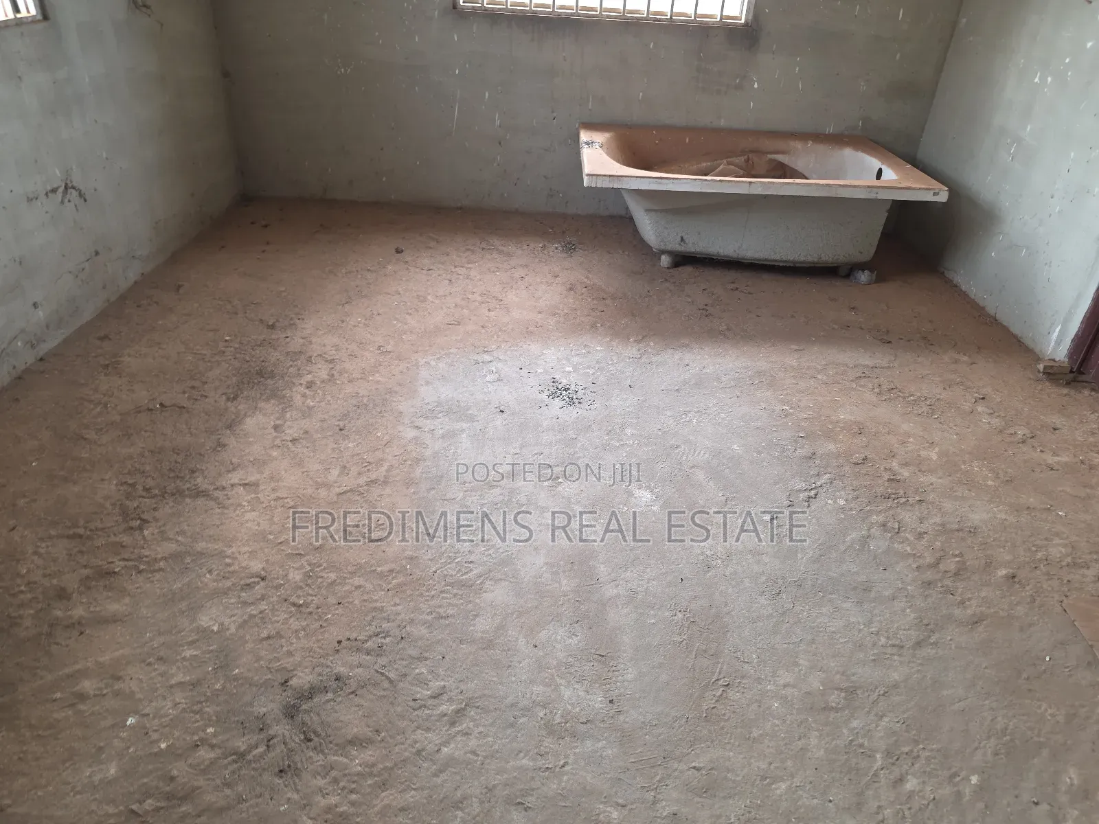 4bdrm House in Fredimens Real, Atwima Kwanwoma for sale
