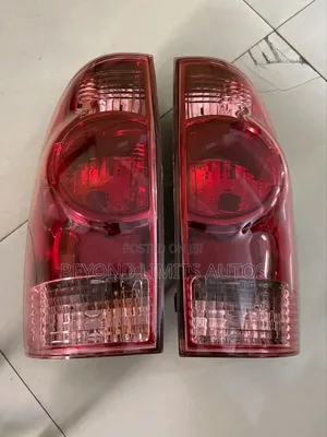 Toyota Tacoma 2005,2006 Taillight/ Rear Light