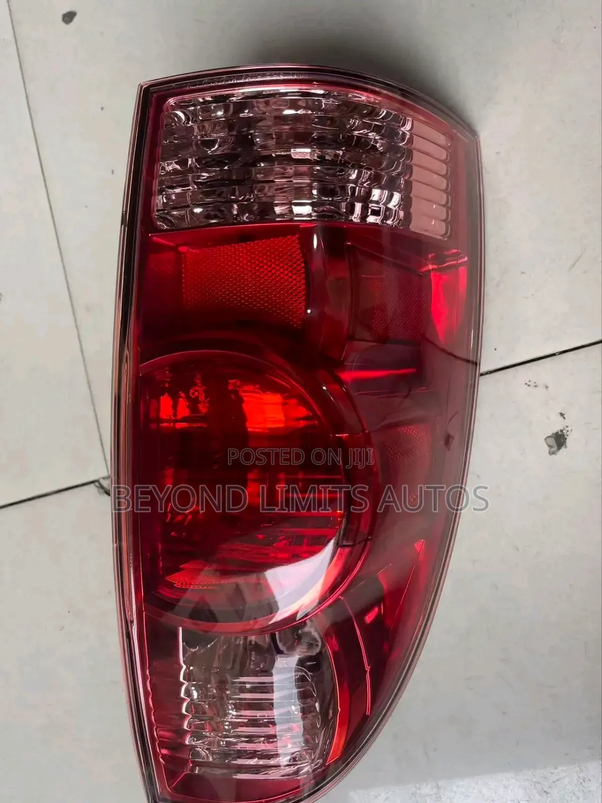 Toyota Tacoma 2005,2006 Taillight/ Rear Light