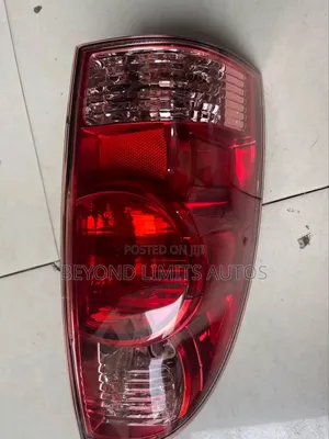 Toyota Tacoma 2005,2006 Taillight/ Rear Light