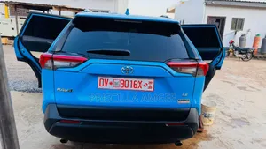 Toyota RAV4 2020 Blue