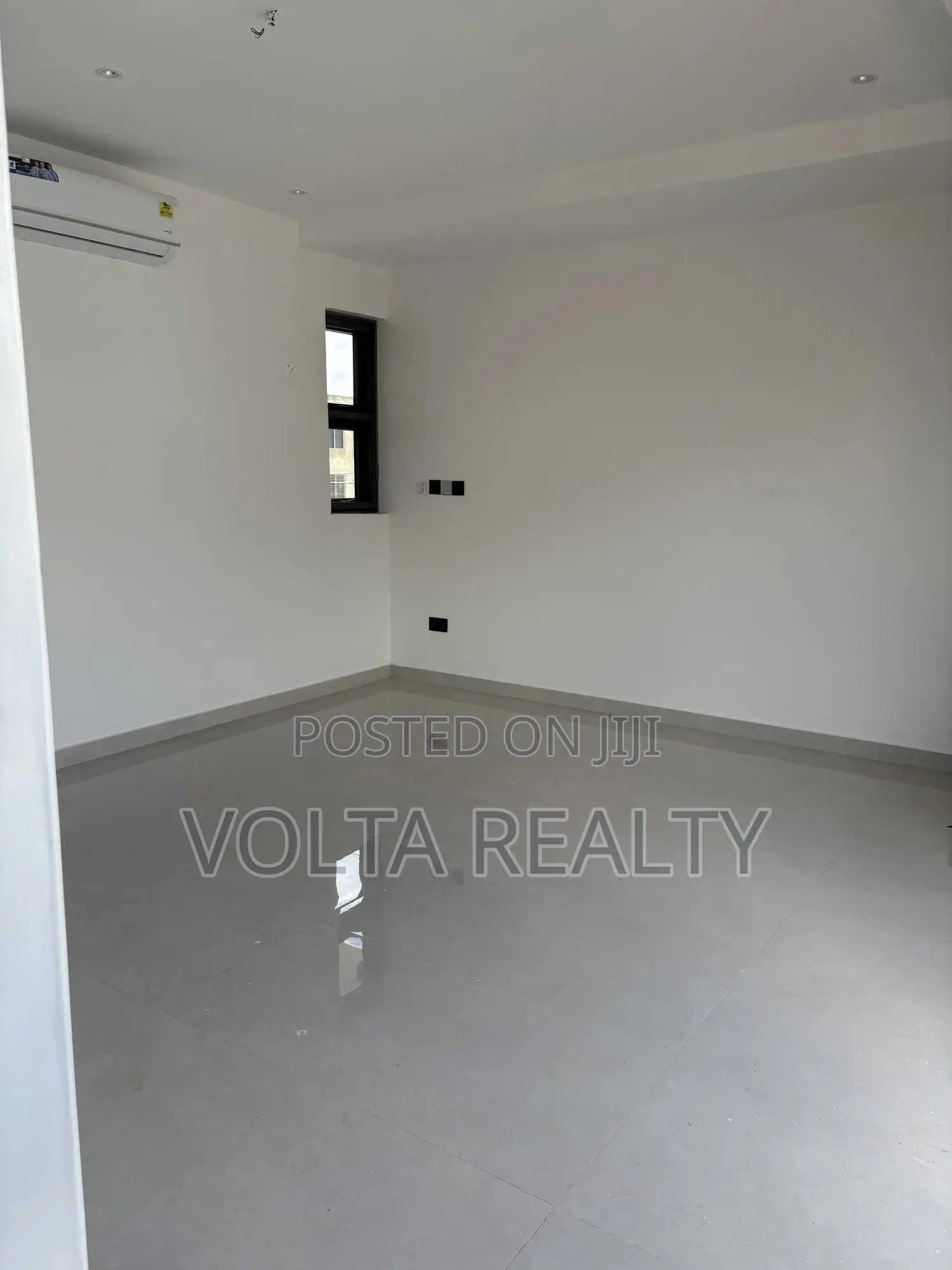 3bdrm House in Volta Estate, Oyarifa Mall Area for sale