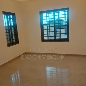 3bdrm House in Kwesbo Properties, Lake Side Estate for sale