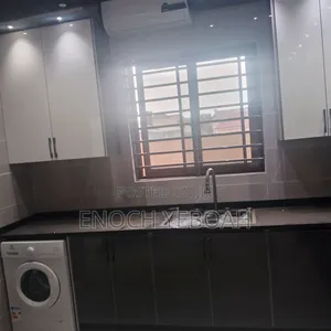 3bdrm House in Kwesbo Properties, Lake Side Estate for sale