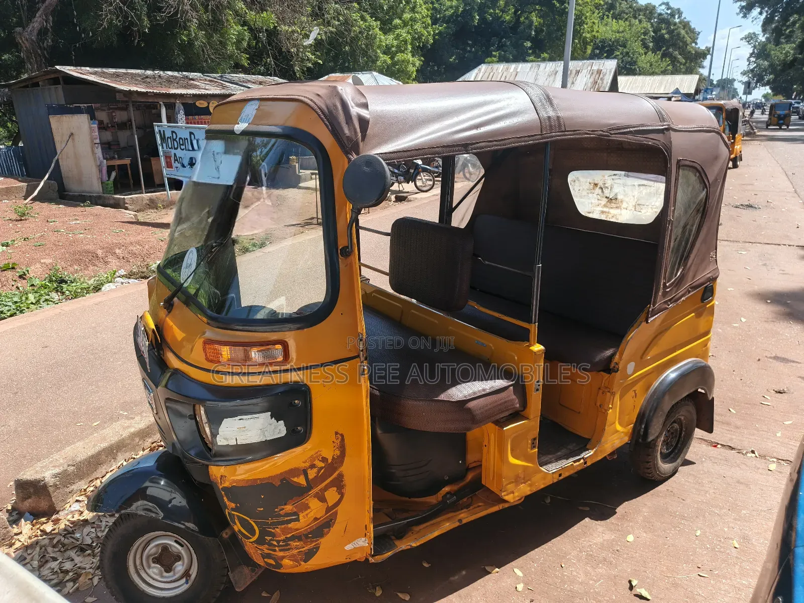 Bajaj RE 2021 Yellow