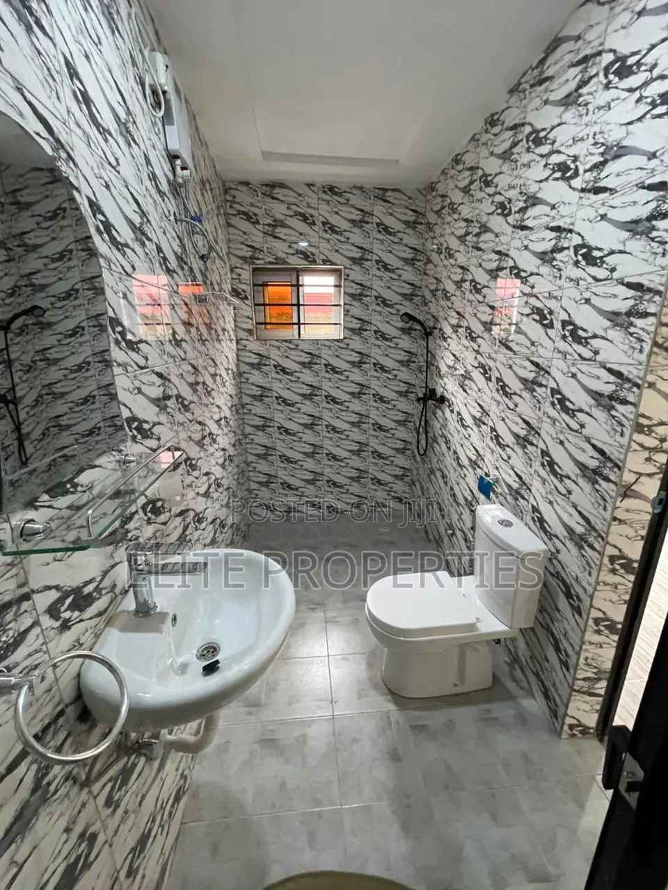 2bdrm Apartment in Community 25 -Vra, Tema Metropolitan for rent