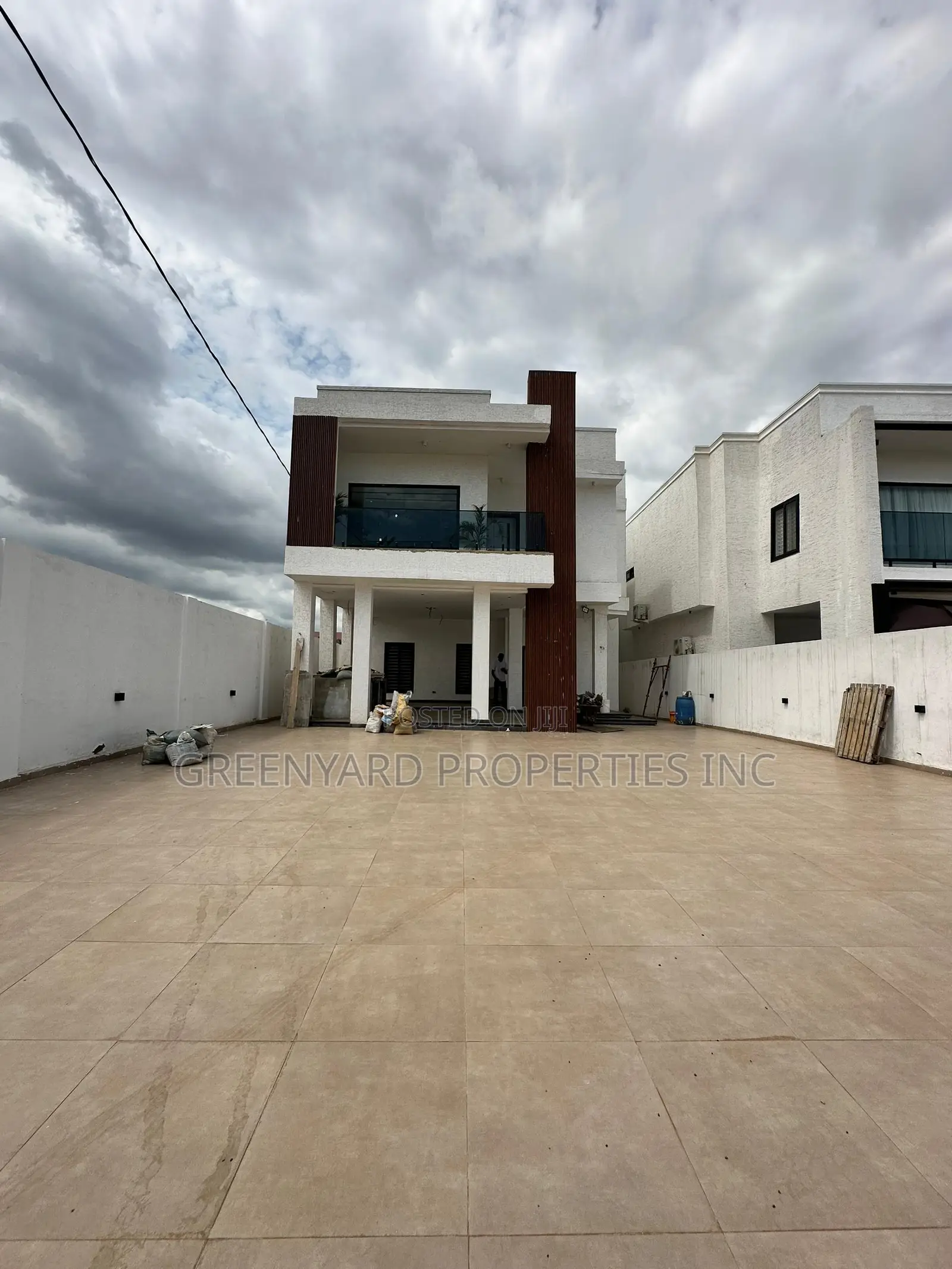 4bdrm House in Adenta for sale