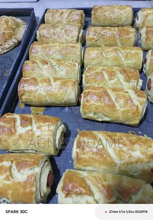 Pastry Chef And Kitchen Assistant