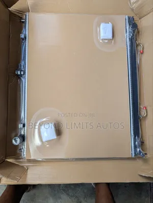Mitsubishi Pajero 2012,2013,2014,2015,2017,2018 Radiator/ Water Tank