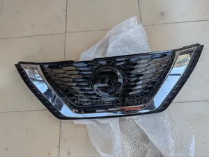 Nissan Qashqai 2017,2018,2019,2020,2021 Top Grille/ Front Shell