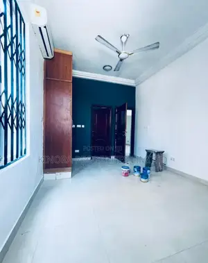 4bdrm Duplex in Lakeside, Tema Metropolitan for rent