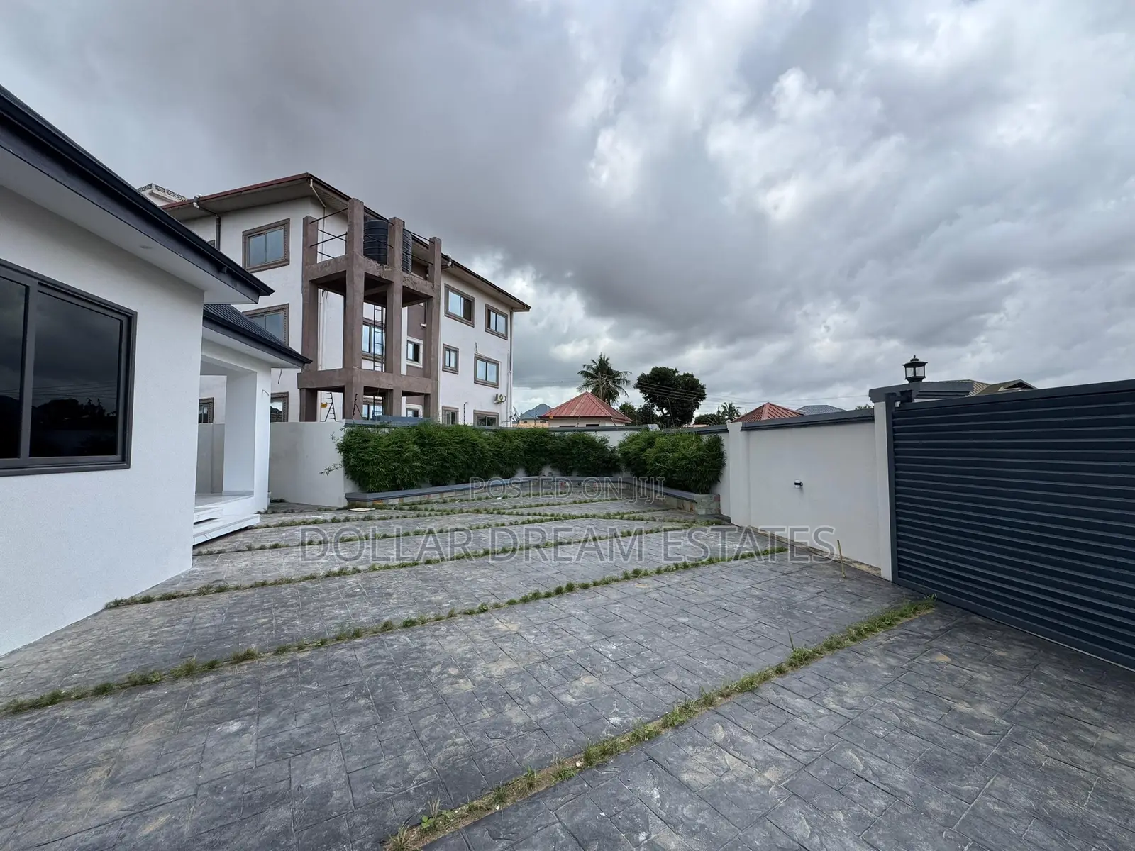 3bdrm House in Ashomang Estate for sale