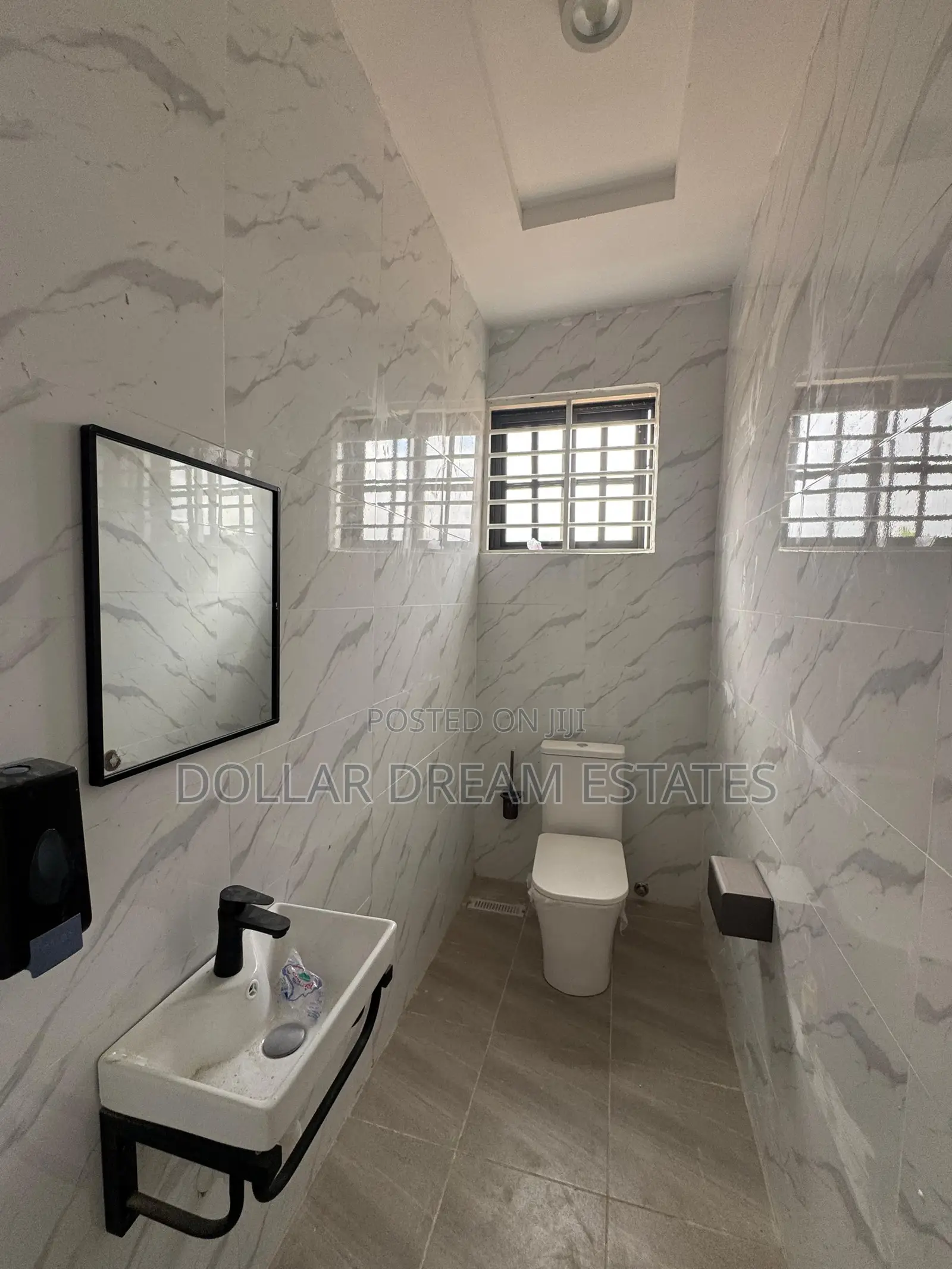4bdrm House in Ashomang Estate for sale