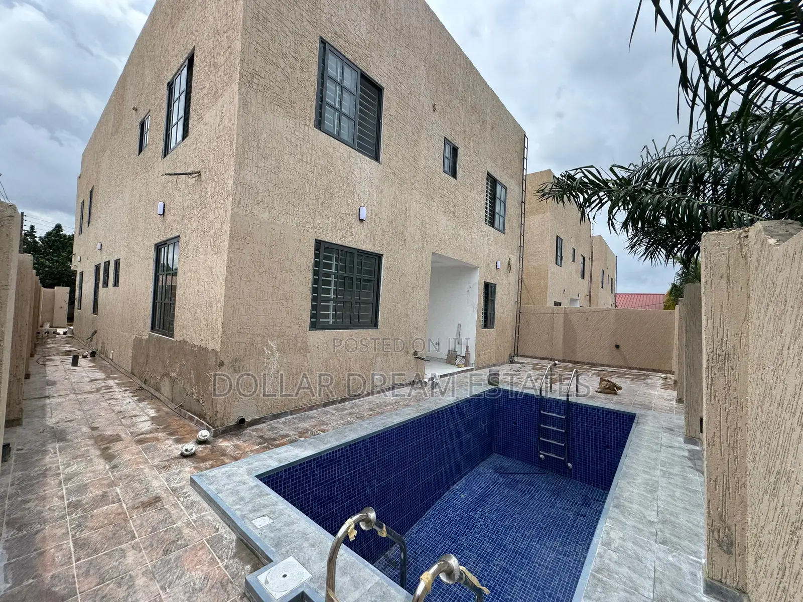 4bdrm House in Ashomang Estate for sale