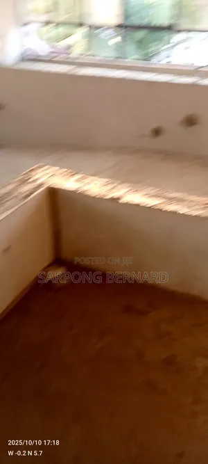 Adom Swimming Pool