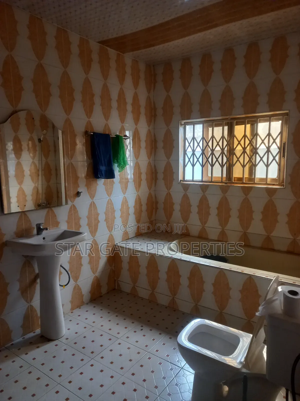 Guest House for Sale at Kodie ( Operational)