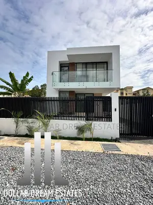 4bdrm House in Adenta for sale