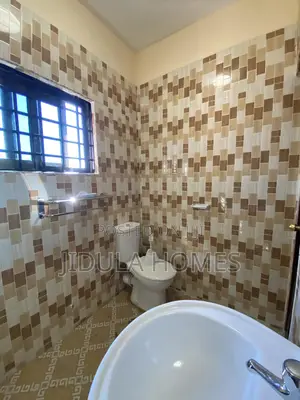 2bdrm Apartment in Lakeside Estate for rent