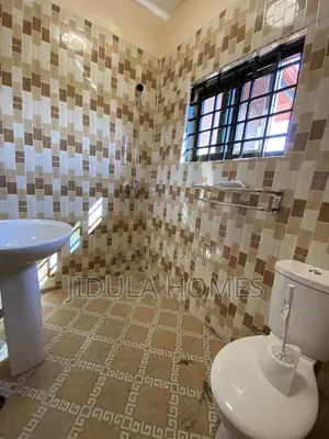 2bdrm Apartment in Lakeside Estate for rent