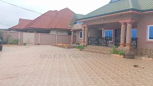 5bdrm House in Millions Properties, Kumasi Metropolitan for sale