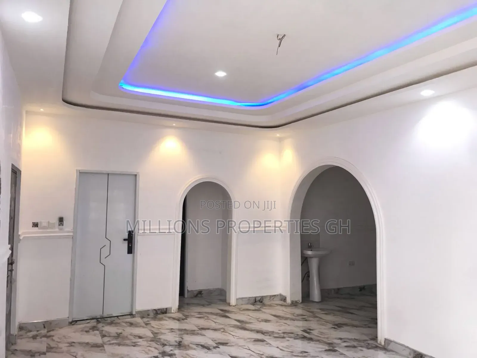 5bdrm House in Millions Properties, Kumasi Metropolitan for sale