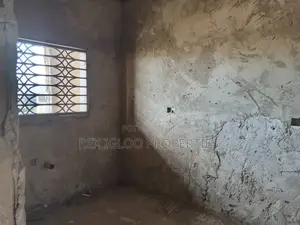 10bdrm House in Weija, Warehouse, Accra Metropolitan for sale