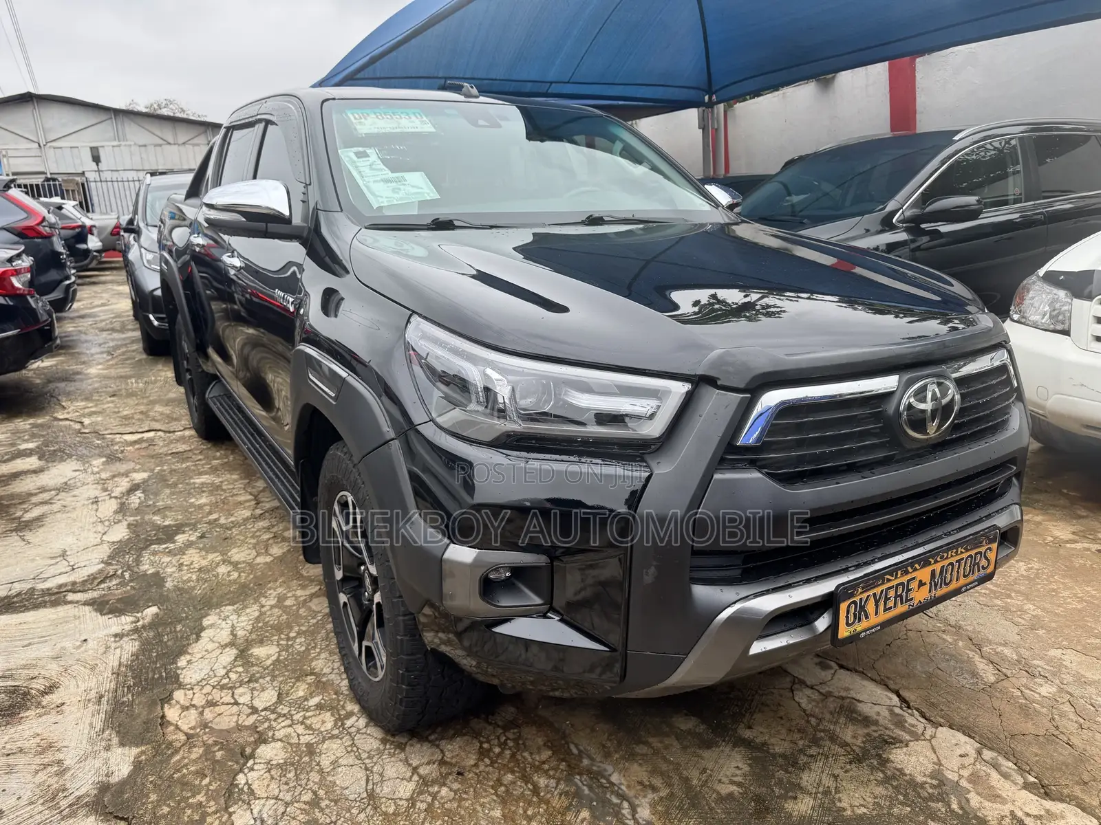Toyota Hilux 2021 Black
