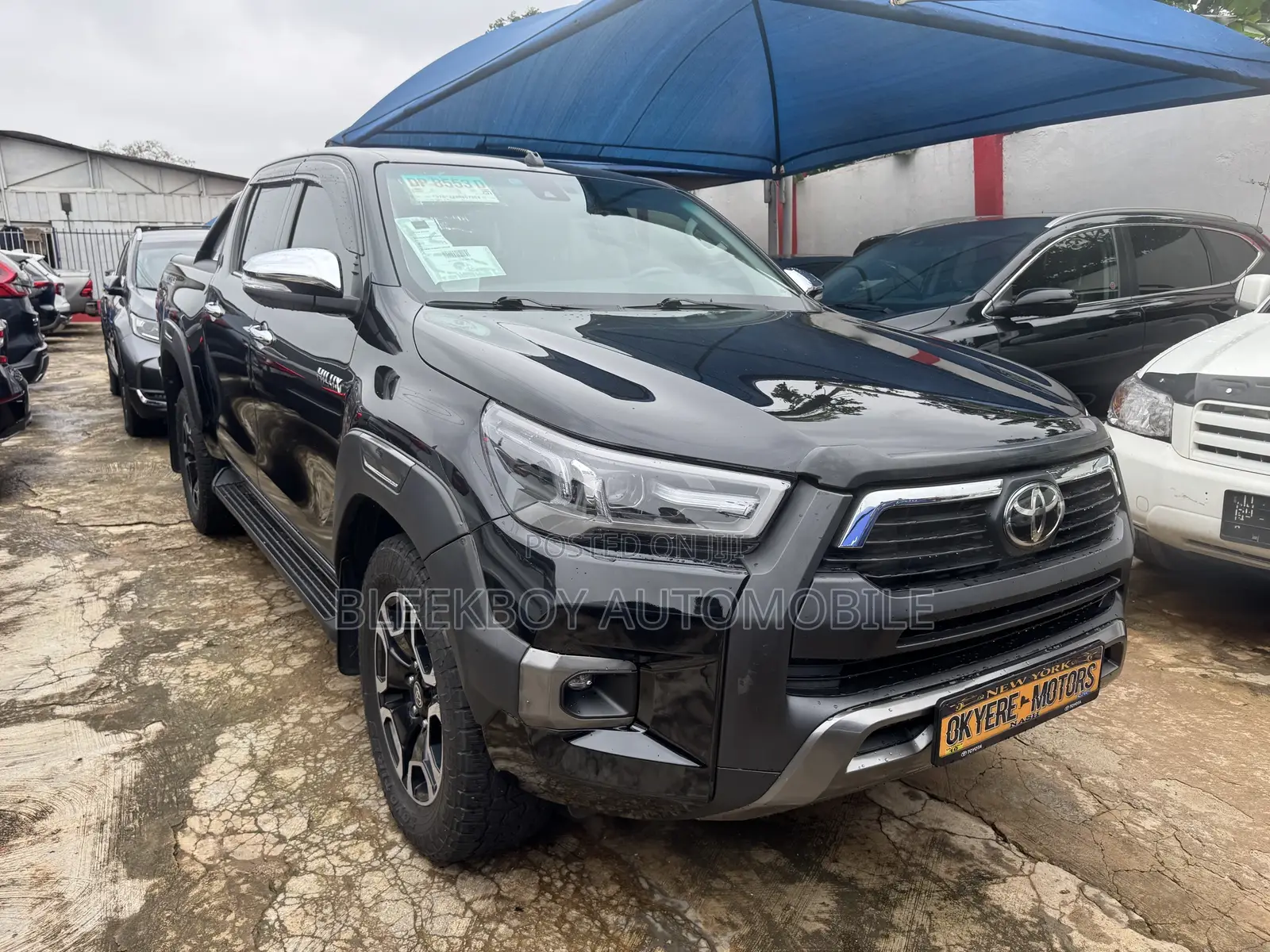 Toyota Hilux 2021 Black