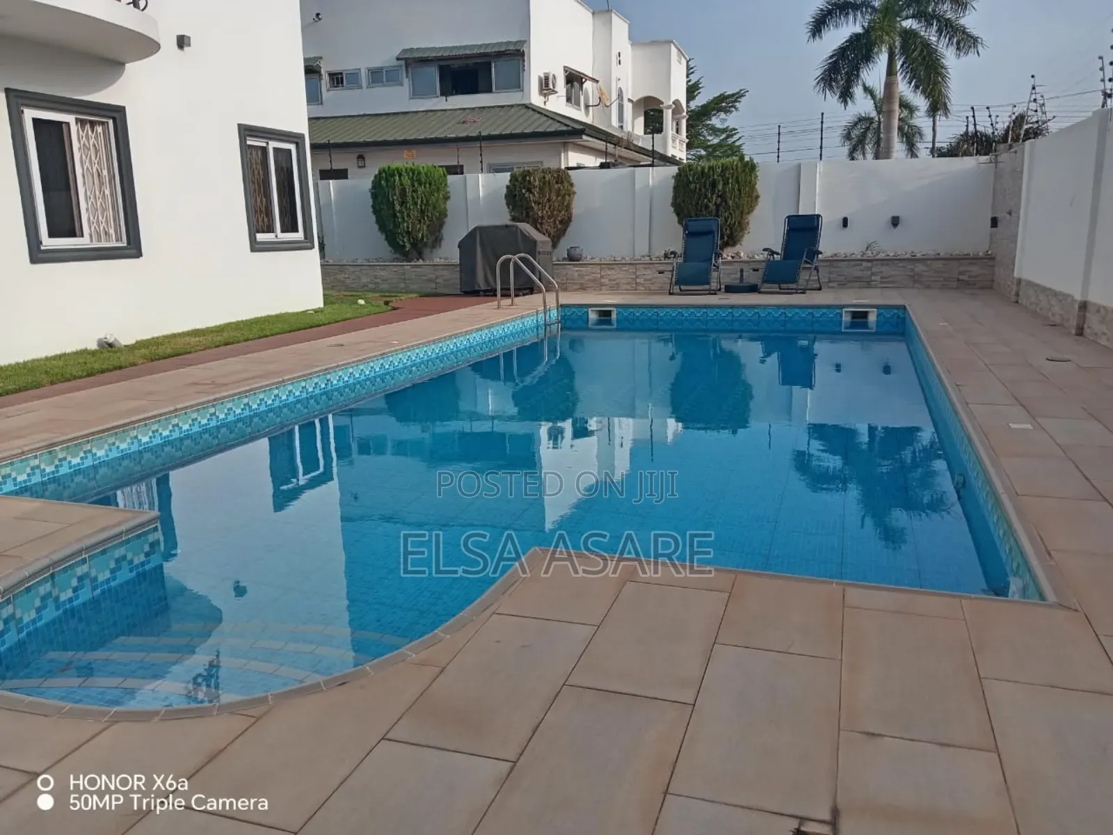 Furnished 5bdrm House in Community 20,, Tema Metropolitan for sale
