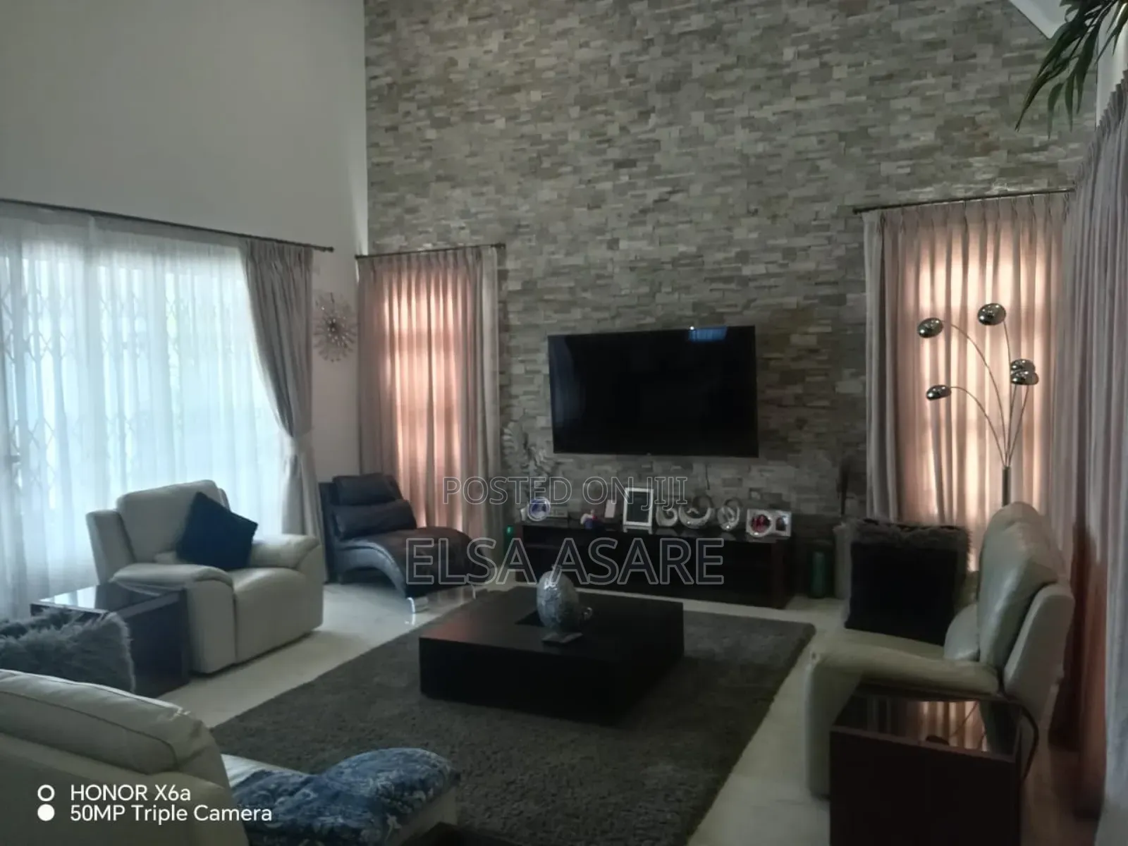 Furnished 5bdrm House in Community 20,, Tema Metropolitan for sale